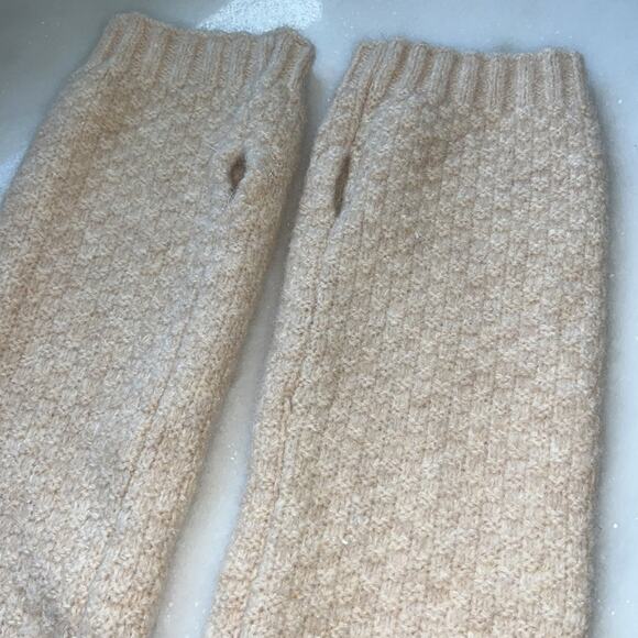 Free People Armour Knit Arm Hand Warmer Fingerless Womens Cream Ribbed Gorpe - Picture 2 of 6